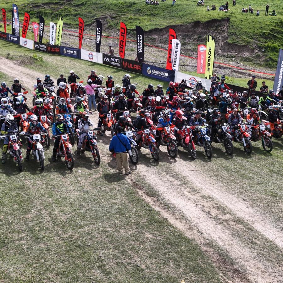 Старт заезда Moto Extreme Kargaly